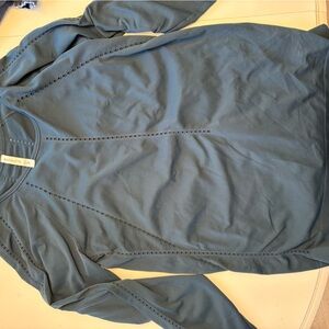 Athleta Long Sleeve Top in Dark blue